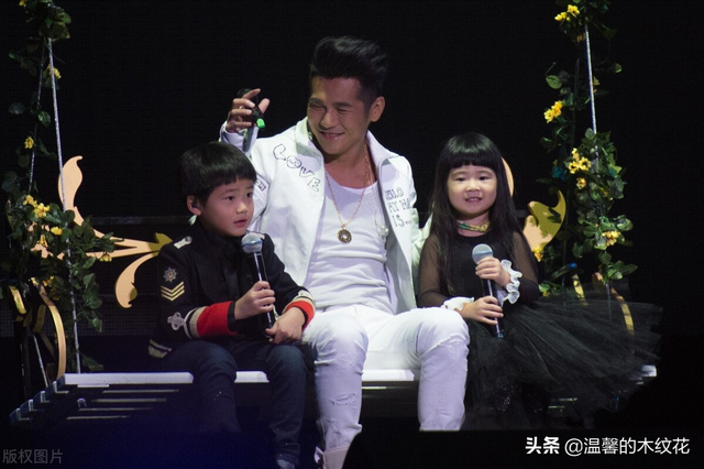 《寂寞先生》曹格酒后失言，餐厅口出秽言，刘德华曾告诫他