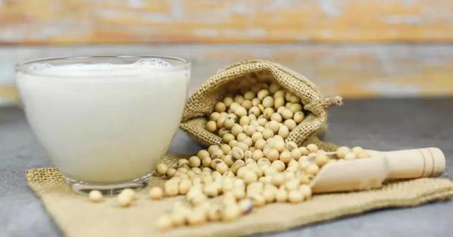 豆奶行业发展迎来新拐点，豆本豆等龙头表现值得期待