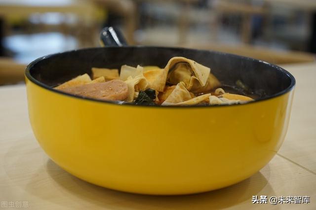 麻辣烫行业专题报告：赛道兼具大空间、高标准化，龙头复制能力强
