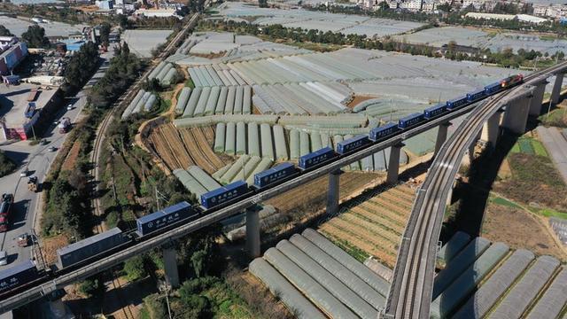 世界工程：中老铁路有多难？为什么非得建？为什么越南急了？