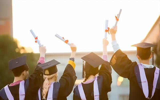 海滨留学：想出国留学，需要准备多少钱？
