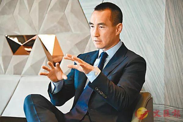 赌王儿子何猷龙：放下身段去做义工，去养老院陪老人
