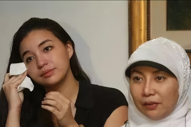 她15岁被性侵，后被母亲卖入王室，马来西亚最美王妃有多惨？