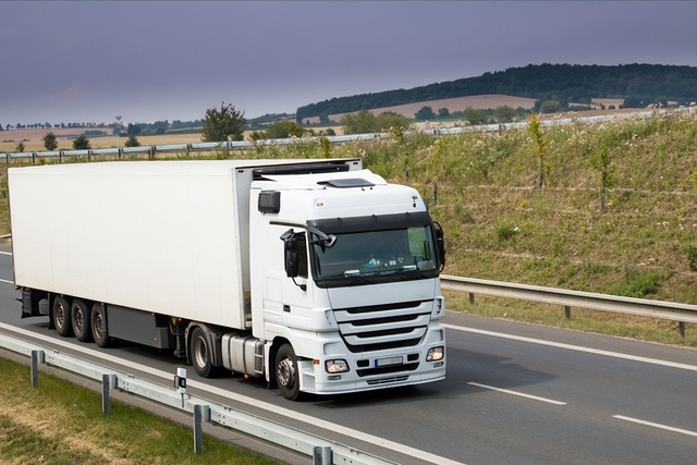 去新加坡的最低要求是什么？