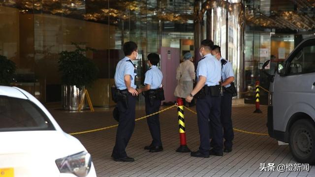 消息指艺人曾江倒毙尖沙咀检疫酒店房，新加坡返港快测阴性