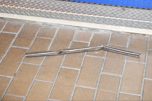 香港再现抢劫案！一少年凌晨遭8名黑衣男袭击，被抢逾万港元