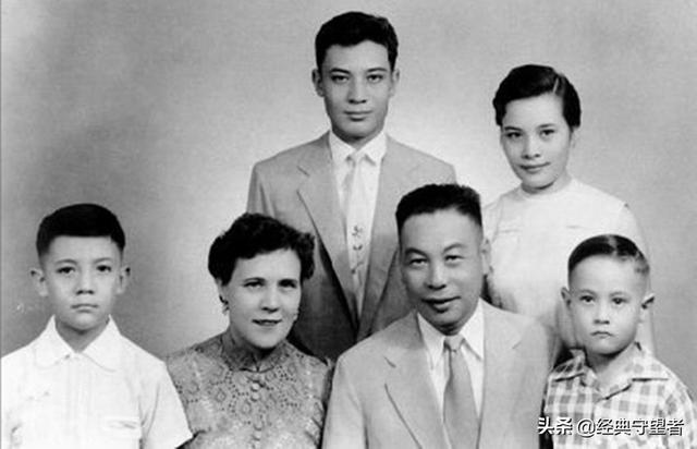 蒋介石的嫡系子孙为何远离台湾政坛，政治光环既是资本也是原罪