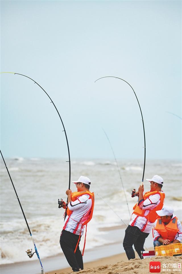 琼海坚持发展成果百姓共享，凝聚向上力量