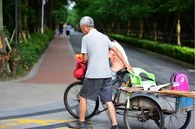 安徽80后女大学生，卖掉父母房子，办学12年，7年生5娃惹争议