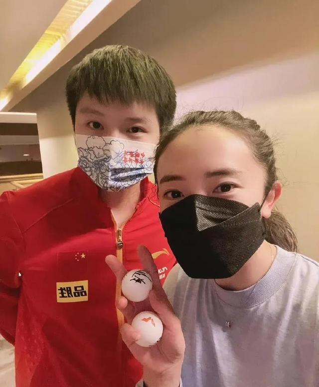 樊振东迷妹田志希太漂亮！陈梦莎莎愚人节调皮打趣，网友反应亮了