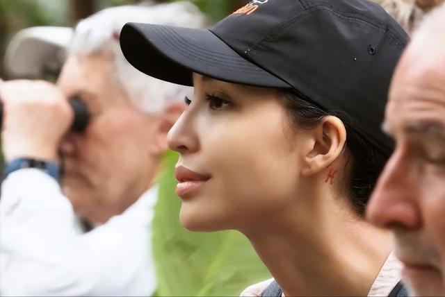 她15岁被性侵，后被母亲卖入王室，马来西亚最美王妃有多惨？