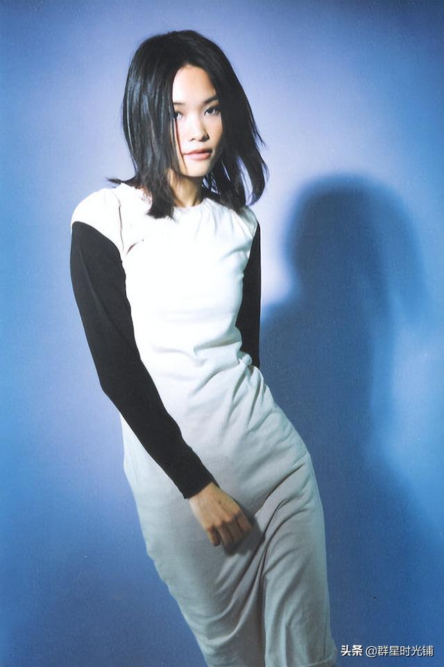 许美静：被两任男友伤害，治愈无数歌迷却难自愈，46岁摆摊卖唱