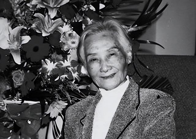 刘少奇前妻谢飞：一生未孕，去世后养子为她选了骨灰堂86号位置