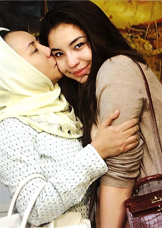 她15岁被性侵，后被母亲卖入王室，马来西亚最美王妃有多惨？