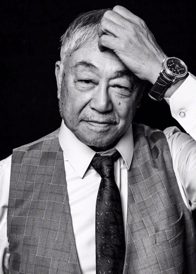 老戏骨曾江隔离时去世享年86，曾获金像奖最佳男配，叶璇等人哀悼