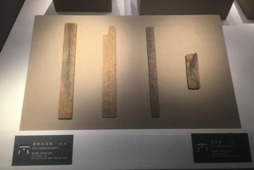 【存货限时抢购】2014年南京青奥会纪念名片盒，快来带着它吧~