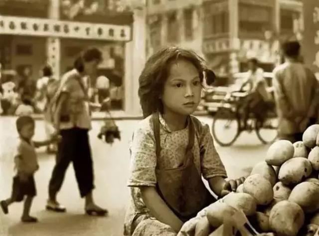 原外交部副部长：香港回归之前，英国每年从香港拿走了上千亿