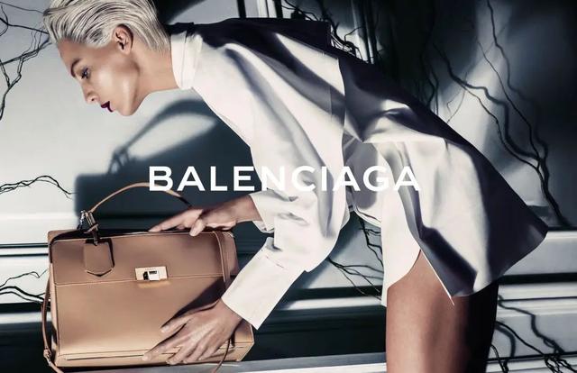 Balenciaga将在纽约发布新系列；瑞幸咖啡完成金融债务重组……