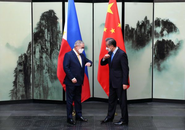 就不吃美国那一套，东盟刚拒绝美国召唤，四国外长随后到中国