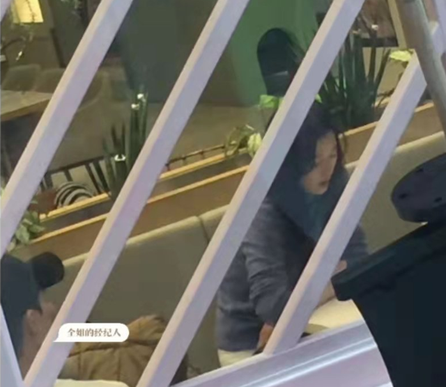 真没离！豪门阔太好好当着呢，墨镜一戴谁都不爱？
