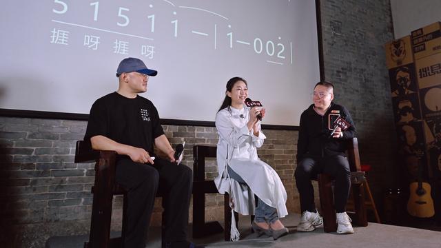 曾小敏现场清唱《红头巾》，台下观众感动落泪