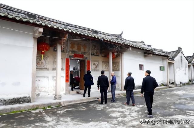 这个潮汕人名扬新加坡、马来西亚，皇室嘉封他为“武吉甘蜜港主”