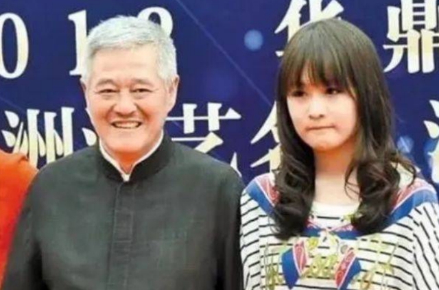 赵本山要哭了！女儿不听劝告执意与男友同居备孕，老赵该何去何从