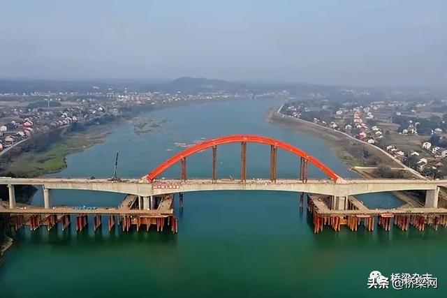 桥梁大事：天峨龙滩特大桥拱肋吊装过半、广东最长跨海铁路桥合龙