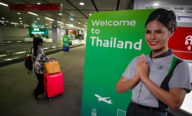 泰国免核酸向全球开放，航班酒店热度飙升，开放更早的新加坡呢？