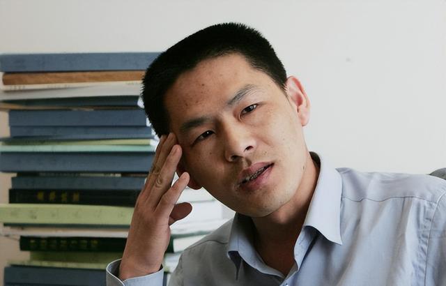 2009年，高中毕业的三轮车夫，被复旦大学录为博士，如今怎样