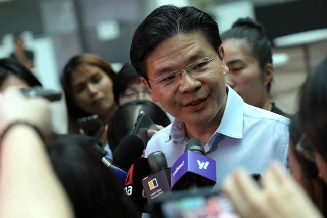 李显龙新“接班人”黄循财：领导新加坡抗疫的“70后”财长