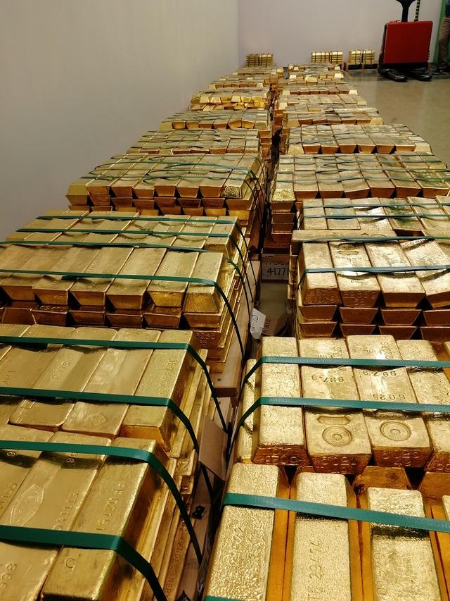 俄乌冲突持续，中国连续3个月减持美债，998吨黄金已经运抵中国