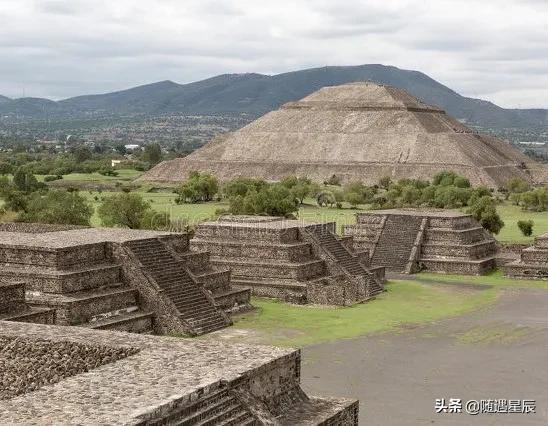 人生金字塔，圈子是塔基