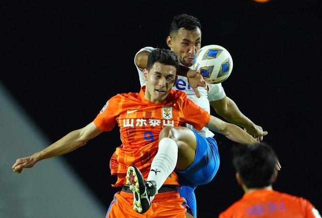 中超4消息：泰山2-3狮城，申花新赛季全华班，朴志洙不回恒大