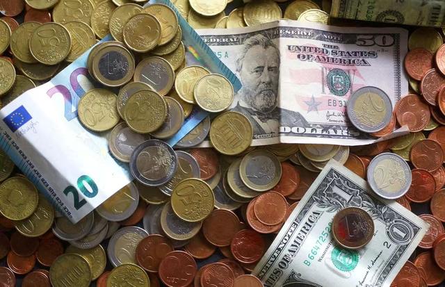 美国收益率涨势暂停 美元下跌