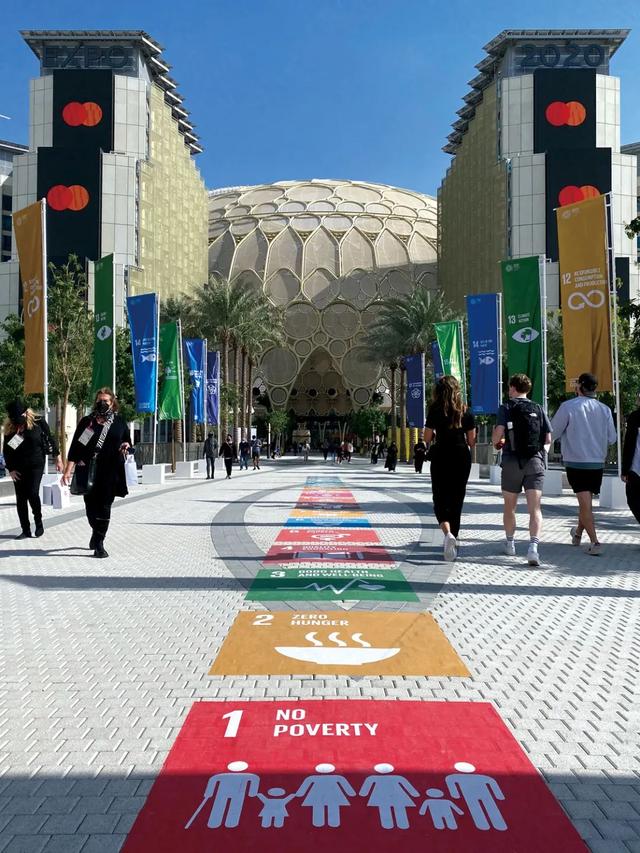 迪拜世博会，“复兴号”车头惊呆外国游客