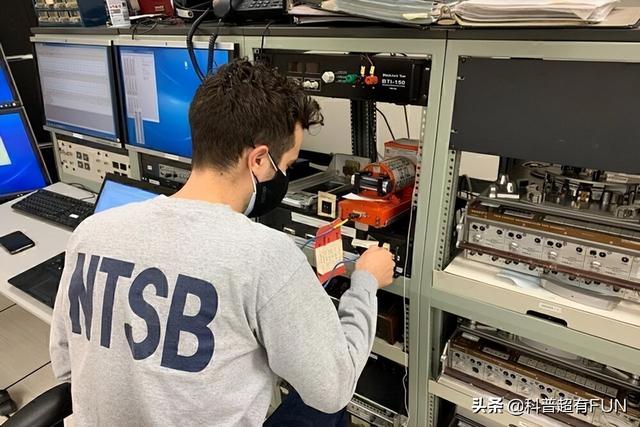 东航MU5735客舱发生了什么，黑匣子送至美国四天，有新进展了吗？