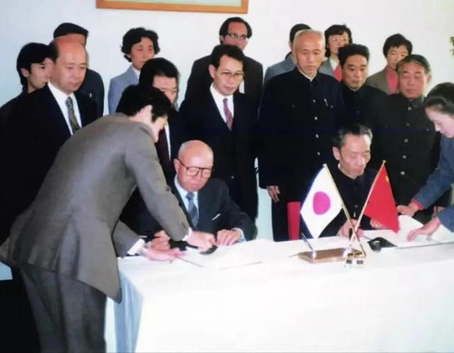 人民教育出版社：走向世界的40年丨辉煌·出版