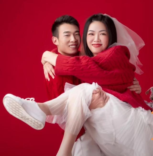 湖北女子，25岁失子，28岁瘫痪，离婚后，嫁小4岁的闺蜜儿子