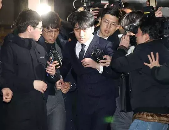 韩国男星李胜利终于“毁”了，他的故事远比你想象的要恶劣