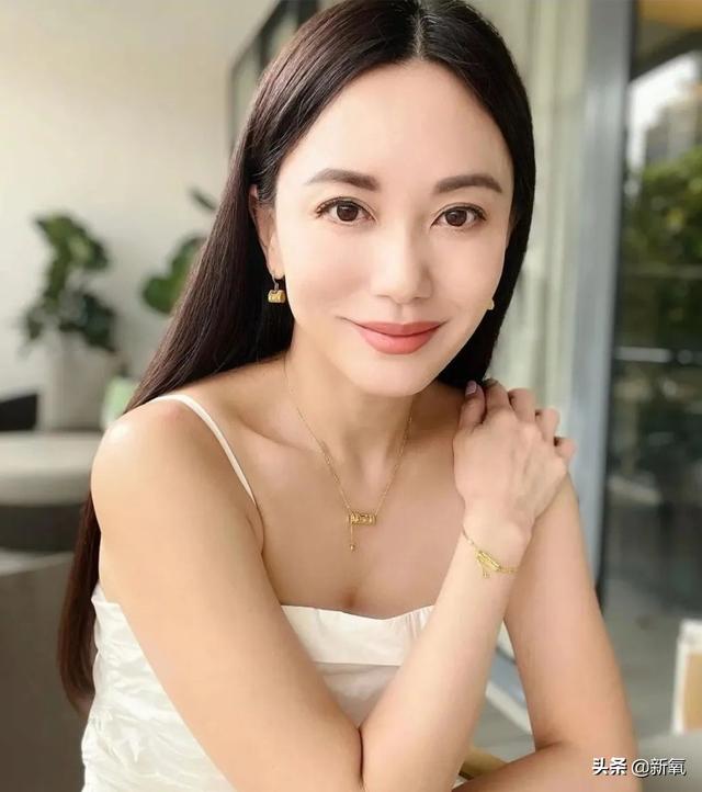 说实话，退圈9年的她要是参加《浪3》，翻红是轻轻松松的事儿吧…