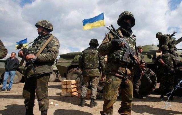 俄方一村庄遭炮击！乌方考虑用俘虏换取亚速钢铁厂守军，美股再跌