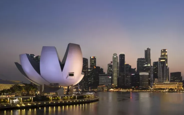 苏州登上全球第一，香港沉沦，没有制造业的城市注定走不远？