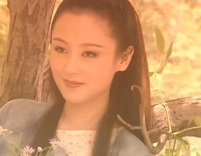 疯批美人“李莫愁”别硬演，有人美如仙女，有人似大妈，差距真大