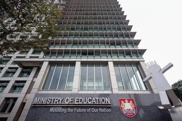 新加坡中学初院直接收生计划恢复实体面试
