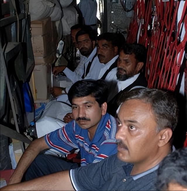 14年前天下一家！汶川地震国际救援 这十大泪目画面 你还记得吗？