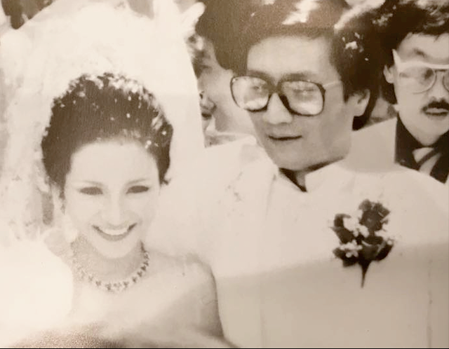 离婚27年，狄波拉和谢贤的人生状况，有何不同？