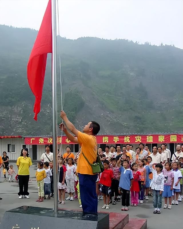 汶川地震14周年，9岁的抗震“小英雄”，成了娱乐圈的“小戏骨”