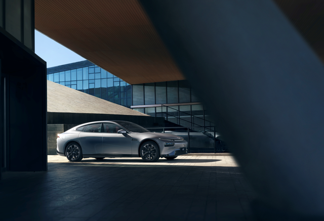 汽车周“爆”：蔚来拟新加坡上市、英菲尼迪换防、苹果造车新动作