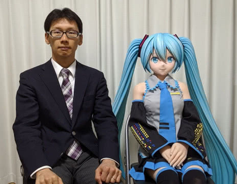 日本小哥和初音结婚，两年后老婆暂停服务，只剩一句“无法连接”